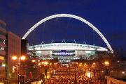 Прикрепленное изображение: 300px-Wembley_Stadium,_illuminated.jpg