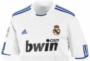 Прикрепленное изображение: 20100430_RealMadrid_new_shirt.png