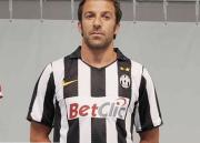 Прикрепленное изображение: juventus_home_shirt_2010_2011.jpg