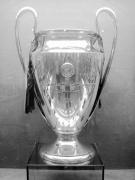Прикрепленное изображение: uefa_champions_league_trophy.jpg