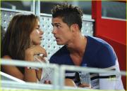 Прикрепленное изображение: 1291700196_cristiano_ronaldo_irina_shayk_basketball_game_14.jpg