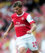 Прикрепленное изображение: Andrei_Arshavin_Arsenal_v_Bolton_Wanderers_0_yvH4Y_yHul.jpg